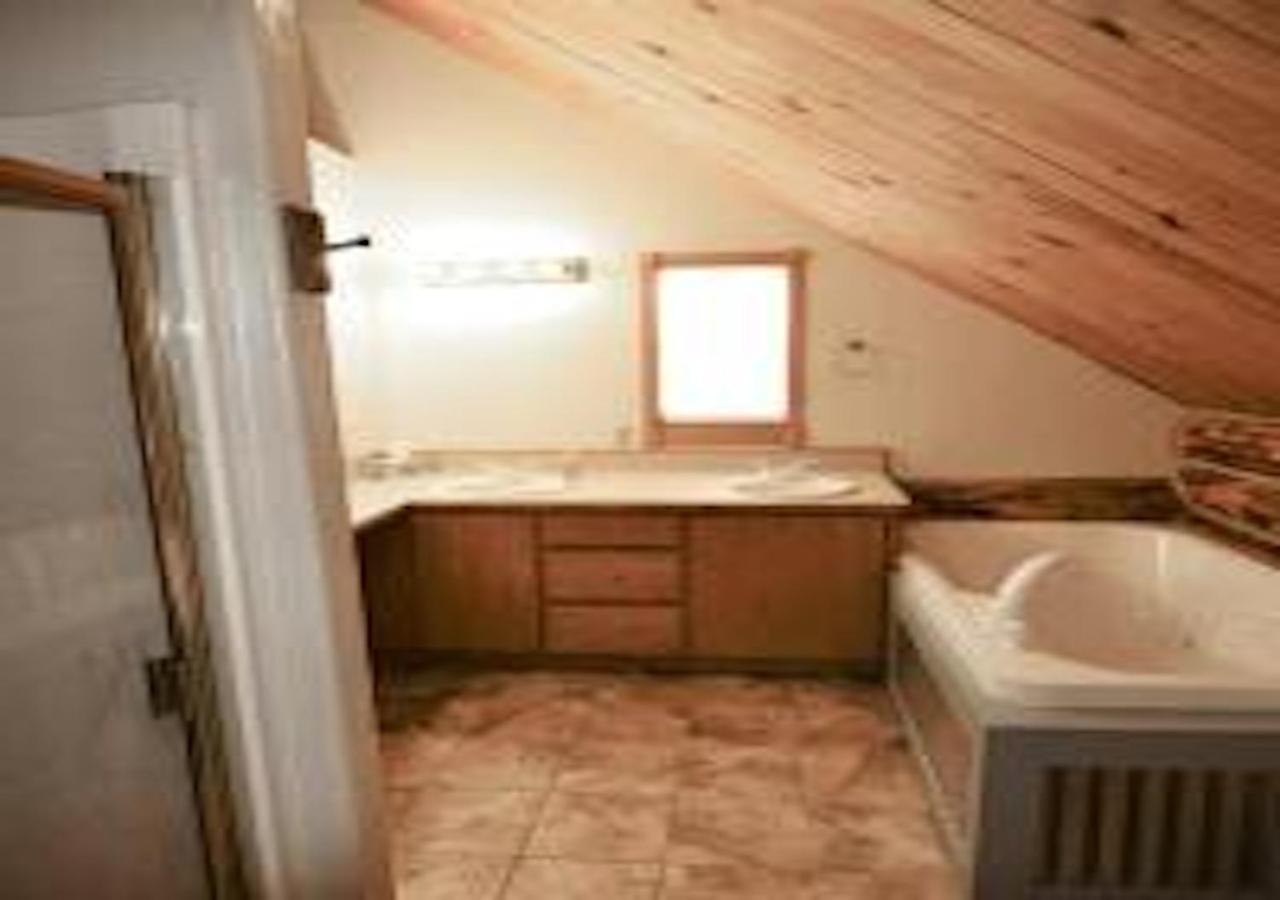 Log Haven In Blanding Villa Bagian luar foto