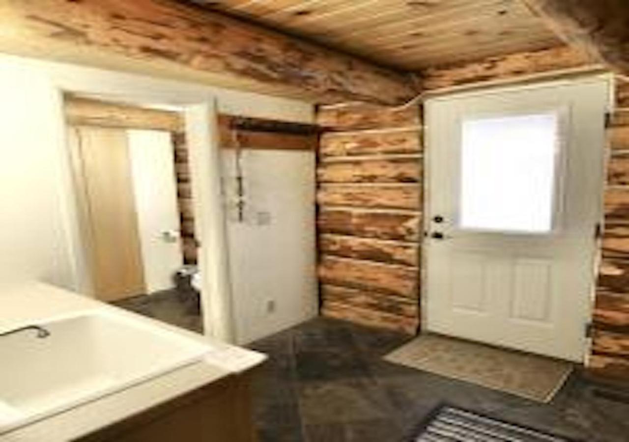 Log Haven In Blanding Villa Bagian luar foto