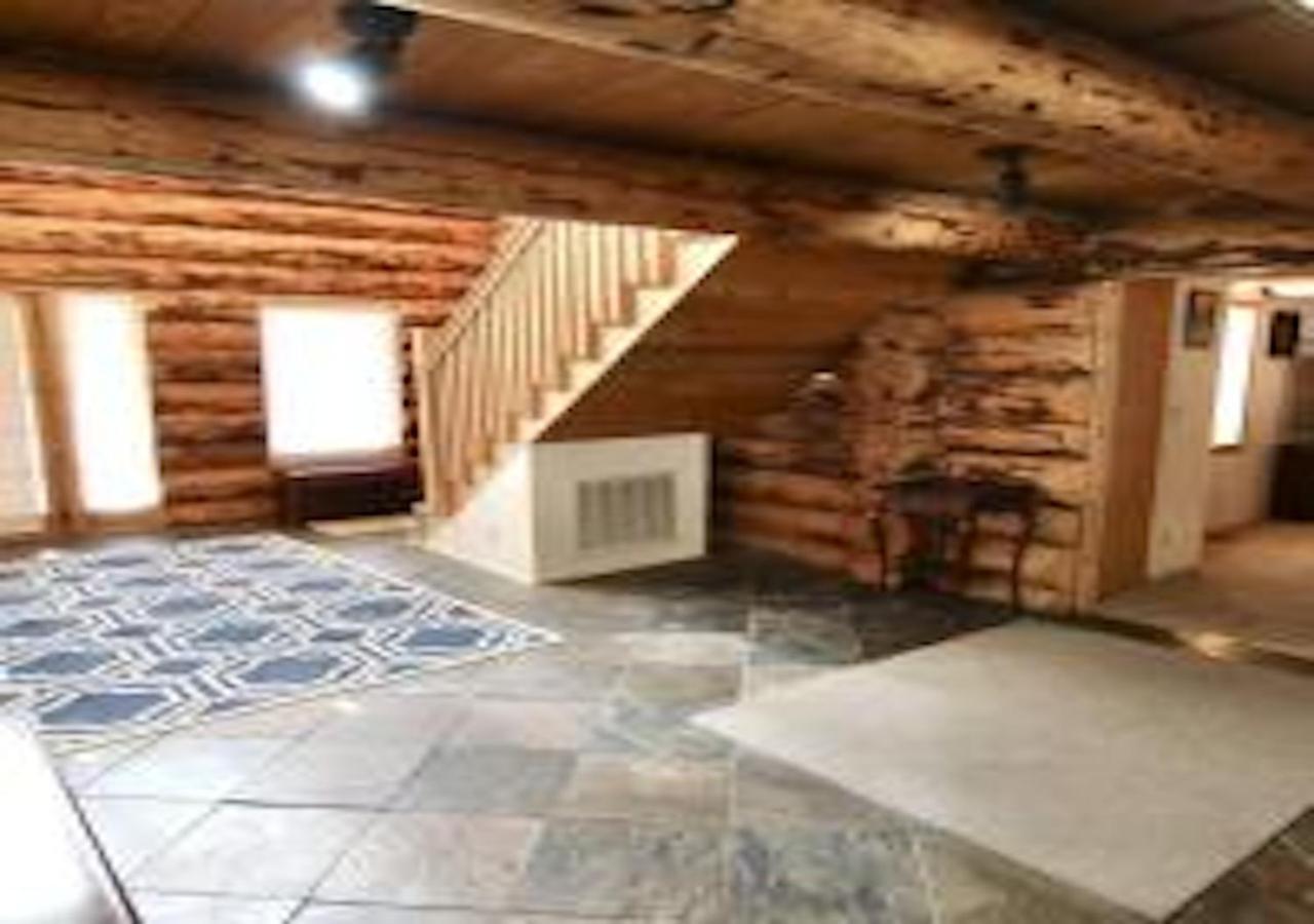 Log Haven In Blanding Villa Bagian luar foto