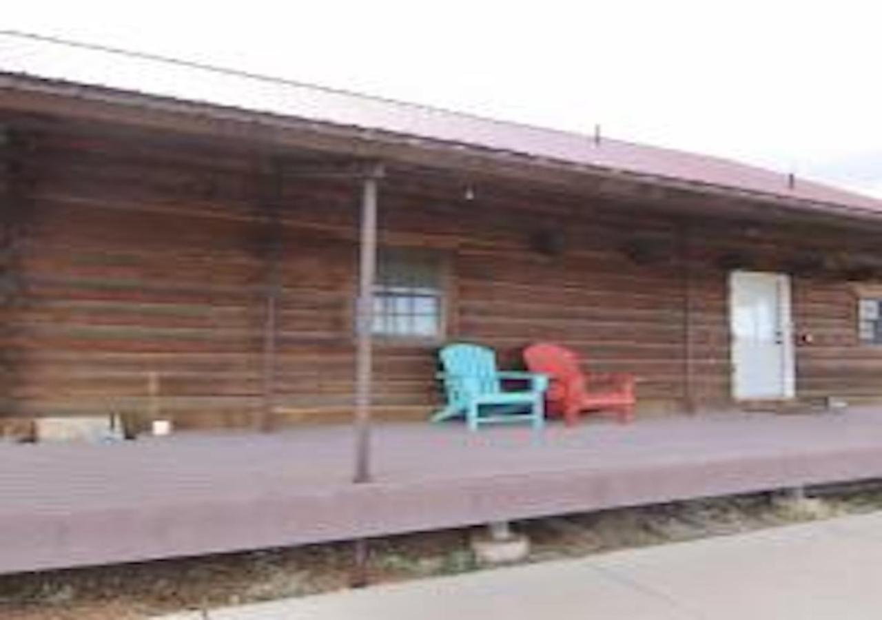 Log Haven In Blanding Villa Bagian luar foto